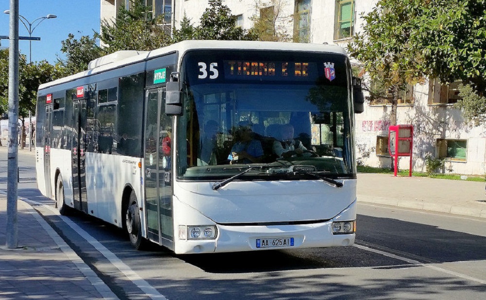 Bashkia e Tiranes njofton studentet, abone falas edhe per vitin e ri akademik